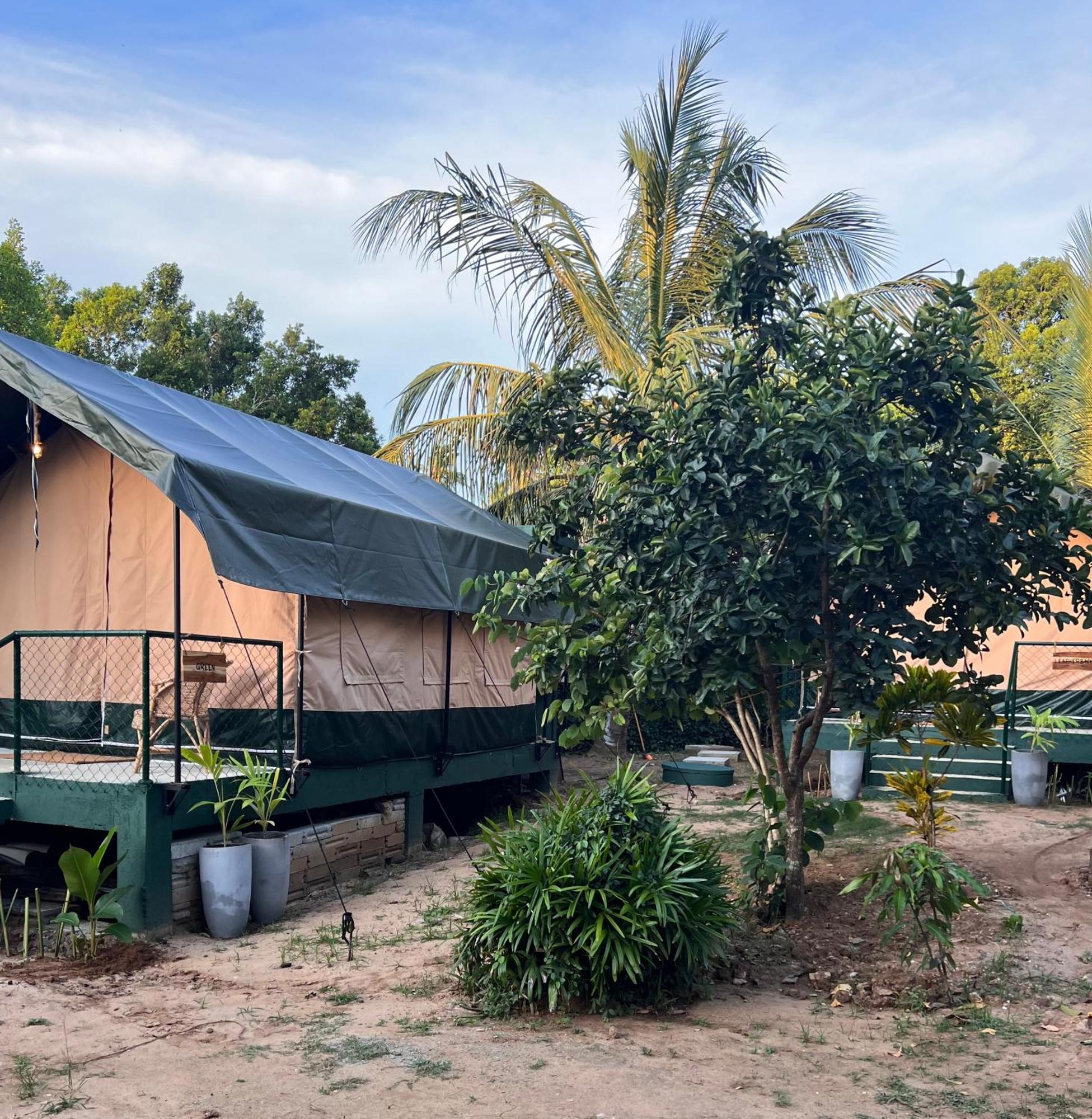 Hotel At One - Glamping à Rekawa Extérieur photo